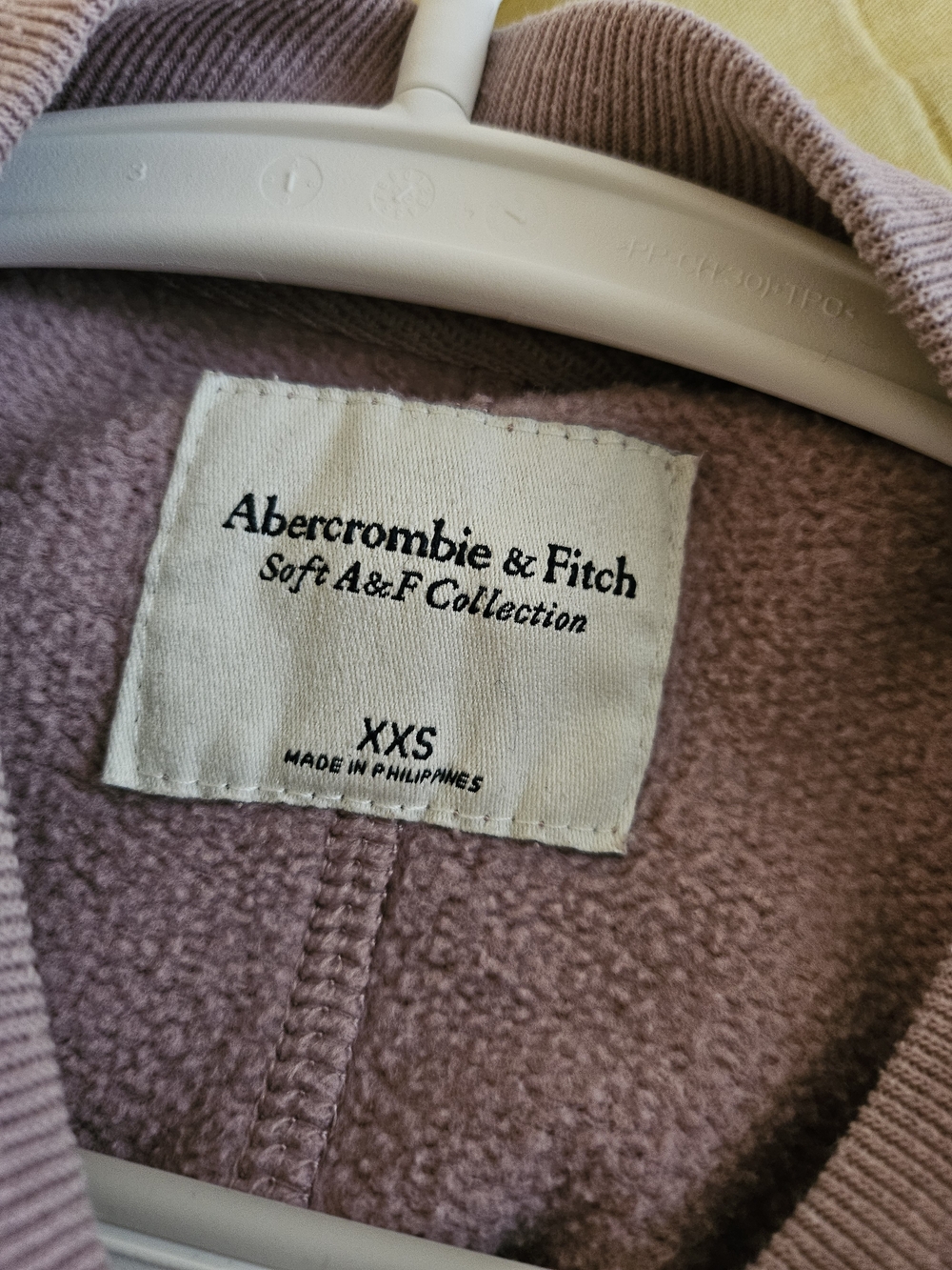 Abercrombie & Fitch Women's Lavender Crewneck Sweater